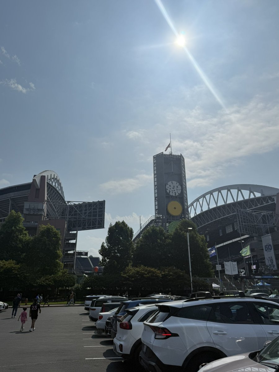 TapaNava's tweet image. El #InterMiami visita al #SeattleSounders en la final de @LeaguesCup 
Al menos 60 mil personas en el estadio hoy para el partido de campeonato del torneo entre la @MLS y la @LigaBBVAMX 
Por tercera vez en igual número de ocasiones la liga de USA se queda con el título