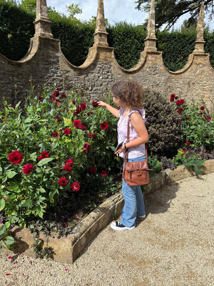 Alexander's Journey (@alexs_journey) on Twitter photo Sophia has been out for afternoon tea and a gentle walk around Athelhampton House today. It was a birthday treat and she really enjoyed it. English tea, an English Country Garden and a Tudor Manor House. History and heritage bliss! <a href="/AthelWeddings/">Athelhampton Weddings</a> 🏴 🫖 🌺 🌳 #Dorset #Tudor Sophia has been out for afternoon tea and a gentle walk around Athelhampton House today. It was a birthday treat and she really enjoyed it. English tea, an English Country Garden and a Tudor Manor House. History and heritage bliss! <a href="/AthelWeddings/">Athelhampton Weddings</a> 🏴 🫖 🌺 🌳 #Dorset #Tudor