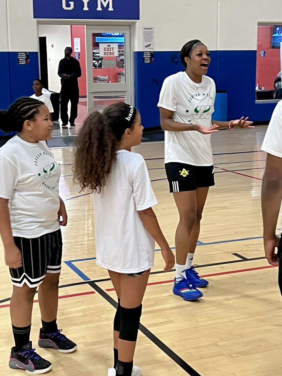 Enjoyed giving back to the youth at the Jordan Walsh Camp. Thank you <a href="/jordanwalshlife/">Jordan Walsh</a> <a href="/BiggStoke1906/">Charles Stoker</a> for the opportunity!!