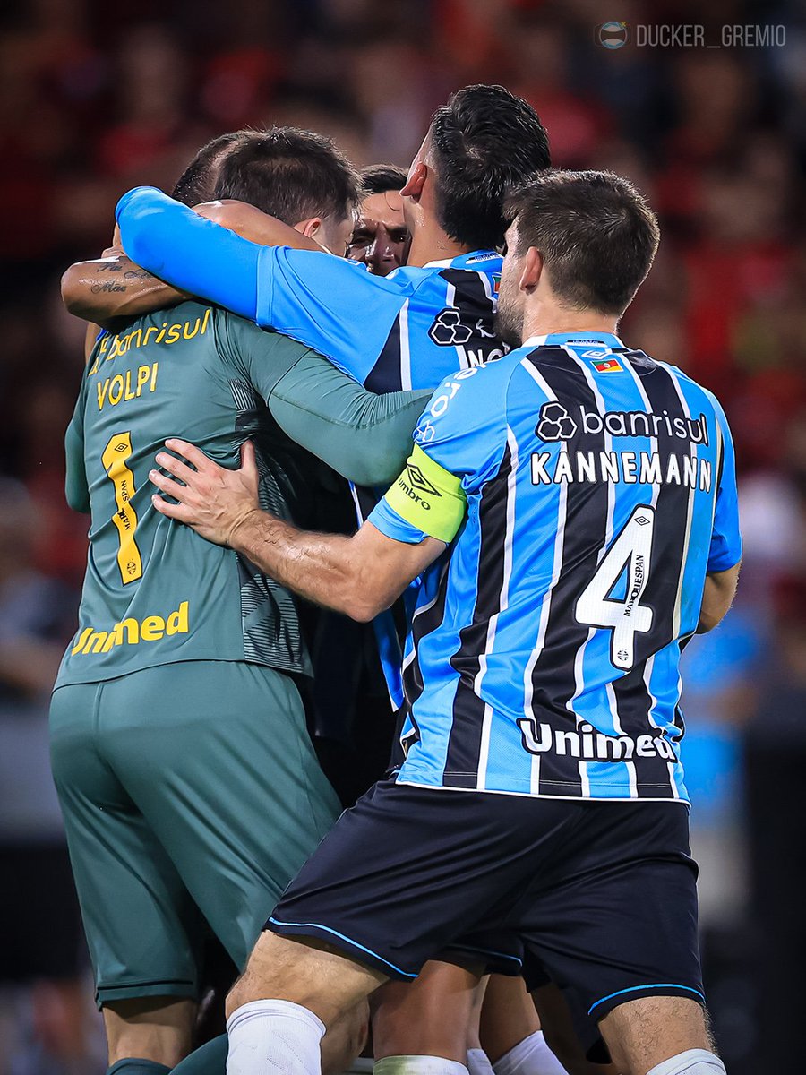 Ducker_Gremio's tweet image. Calar o Maracanã está no DNA do Grêmio. 
Vamos!!!