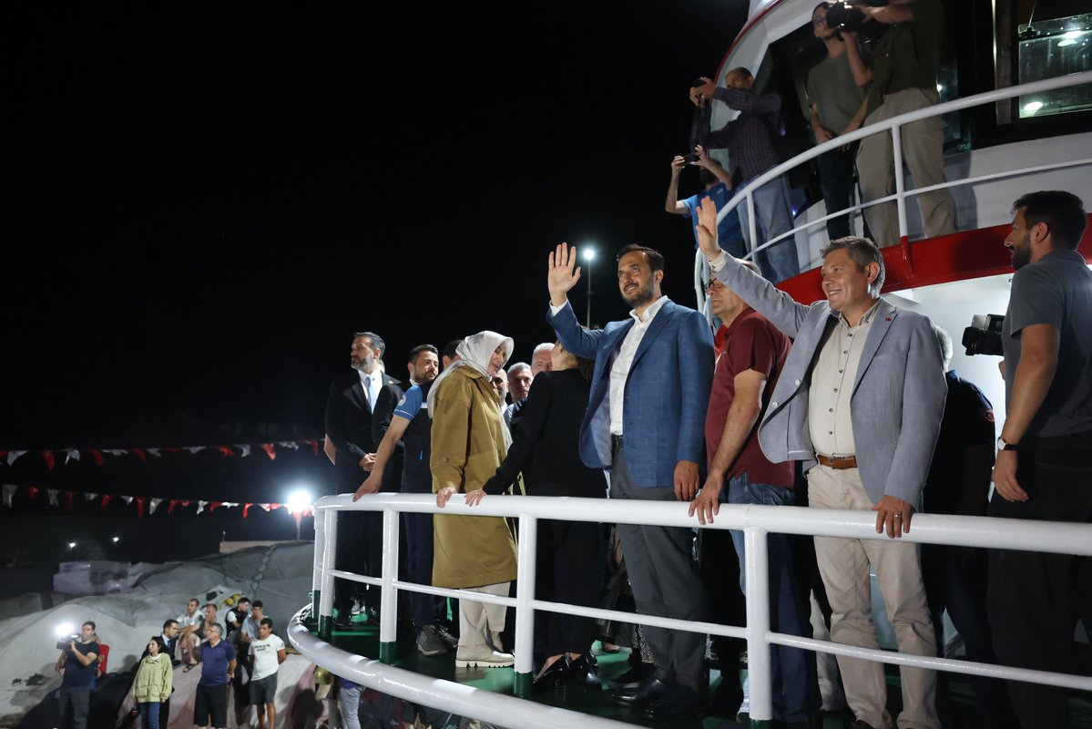Abdullah Özdemir (@abdullahozdemir) on Twitter photo Mavi vatanın emektarlarıyla 2025–2026 Balıkçılık Av Sezonu’na “Vira Bismillah” dedik. Tüm balıkçılarımıza kazasız, bol ürünlü bir sezon temenni ediyorum.
Pruvanız neta, dümeniniz viya, rüzgarınız kolayına, bahtınız açık olsun.
📍Poyrazköy Limanı / Beykoz
<a href="/AvOzlemZengin/">Av. Özlem Zengin 🇹🇷</a> Mavi vatanın emektarlarıyla 2025–2026 Balıkçılık Av Sezonu’na “Vira Bismillah” dedik. Tüm balıkçılarımıza kazasız, bol ürünlü bir sezon temenni ediyorum.
Pruvanız neta, dümeniniz viya, rüzgarınız kolayına, bahtınız açık olsun.
📍Poyrazköy Limanı / Beykoz
<a href="/AvOzlemZengin/">Av. Özlem Zengin 🇹🇷</a>