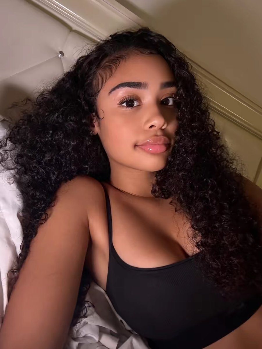 GodessNylaa's tweet photo. Bed selfies ☺️🩷 https://t.co/psbn2xeTo6