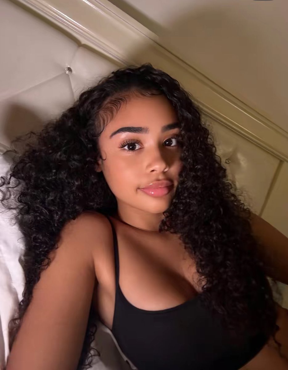 GodessNylaa's tweet photo. Bed selfies ☺️🩷 https://t.co/psbn2xeTo6
