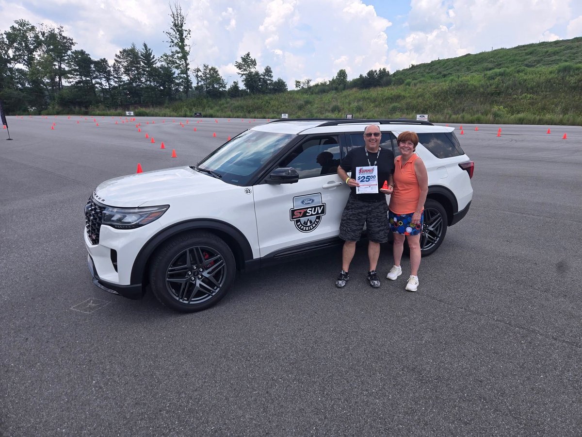 FPRacingSchool's tweet image. Congrats to the drivers with the best @CastrolUSA Edge Auto-X times from week 13 at the Ford Performance #STSUVExperience in Asheville, NC. 

🏁 Adam Schwab 29.05
Mark Gauding 29.146
Kirk McClellan 30.179
Doug Pope 31.665

#fordperformanceracingschool
#performancedriving