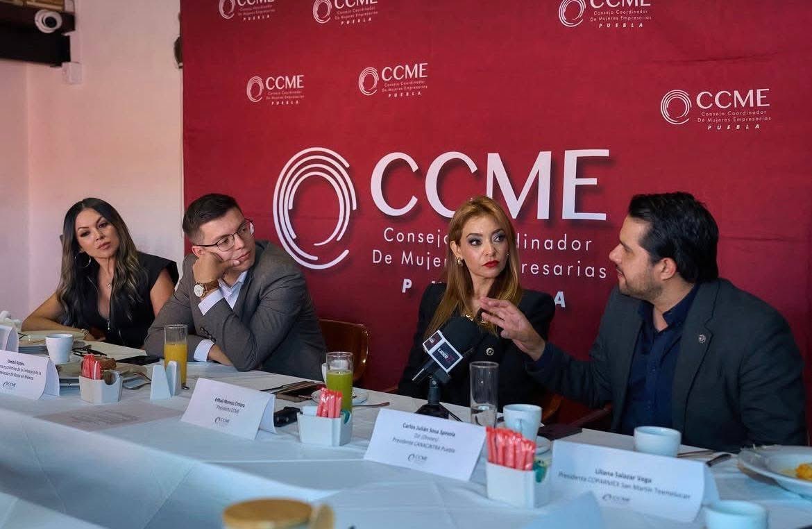 🌍✨ Paso firme hacia la internacionalización del empresariado poblano.

Tuve el honor de recibir en Puebla a Dmitrii Kozlov, Consejero Económico de la Embajada de la Federación de Rusia en México, en un desayuno empresarial de alto nivel
#EdhalíEmpresaria #EdhalíMoreno #Edhalí