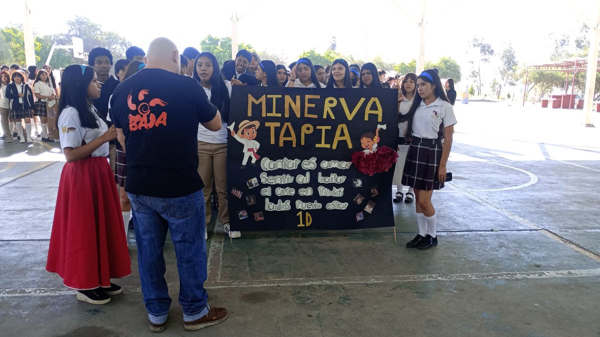 MtapiaDanza's tweet photo. ¡Qué bella sorpresa me llevé, mil gracias! 
Today’s beautiful surprise, very grateful!

…la sorpresa… IMAC Tijuana tuvo un rally cultural y les pidieron a los chicos que nombraran a su equipo con el nombre de un artista reconocido, y ellos nombraron a su equipo Minerva Tapia. https://t.co/Y30IO9kQ8f