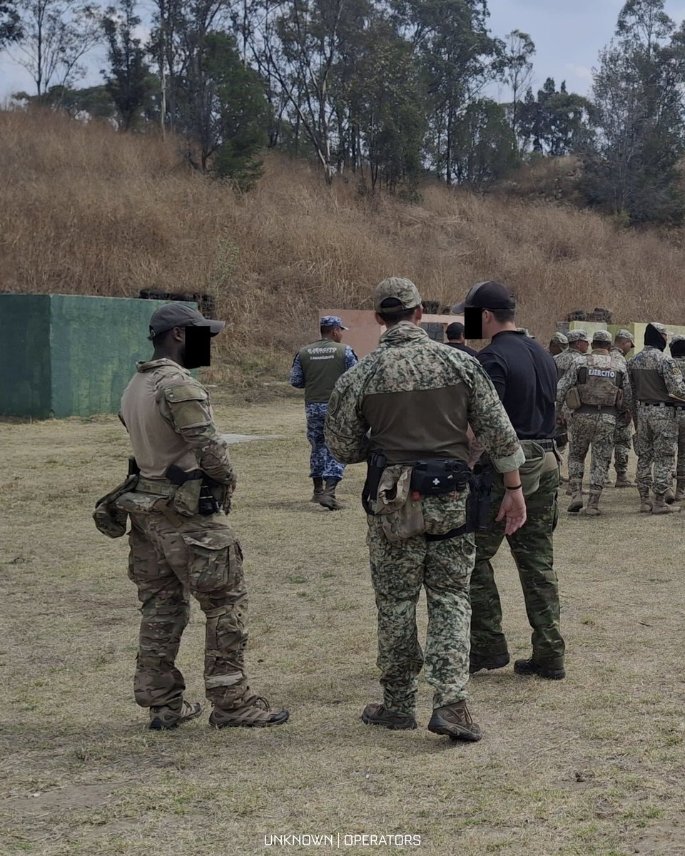 mexsof__'s tweet photo. First Post 🇲🇽 🏴‍☠️ 🇺🇲

7th Special Forces Group (7thSFG - ODA 7231 aka 'HOOLIGANS') with Mexican Army Special Operations Forces (MEXSOF) during joint training earlier this year.

You can follow me on my IG: unknown.operators https://t.co/c8cjNVFXOo