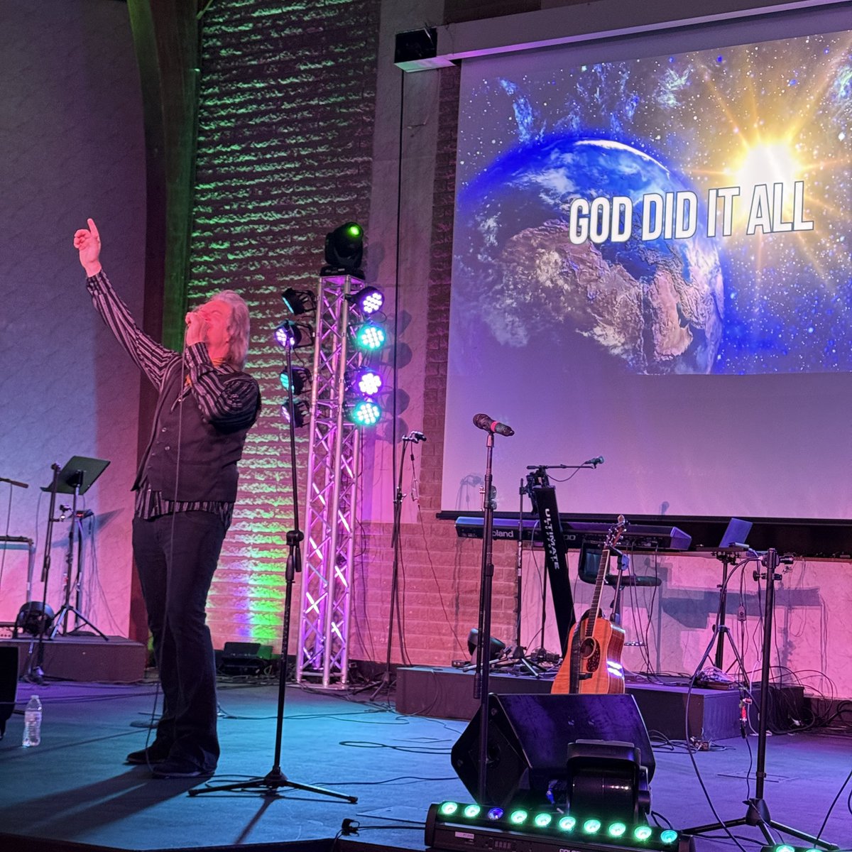 thechrisgolden's tweet image. A wonderful morning at Reach Church in Kokomo, IN. And a beautiful day for a churchwide  picnic in the park afterward! #grateful #prodigal