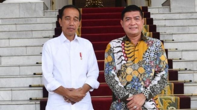 Jangan Omon-Omon Terus: Penjarakan Silvester Saja Tak Mampu – Presiden Prabowo Instruksikan Aparat Tegakkan Hukum, Pastikan Aspirasi Rakyat Didengar fusilatnews.com/jangan-omon-om…