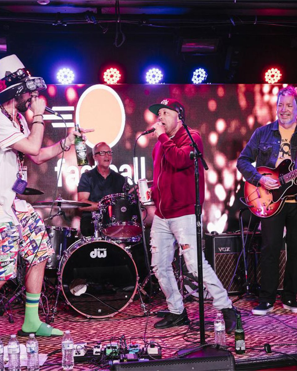 Get up close and personal with your favorite #90s artists in ways that you just can't experience at a normal concert. See our the lineup at the90scruise.com/lineup/ 🙌 #OnlyThe90sCruise