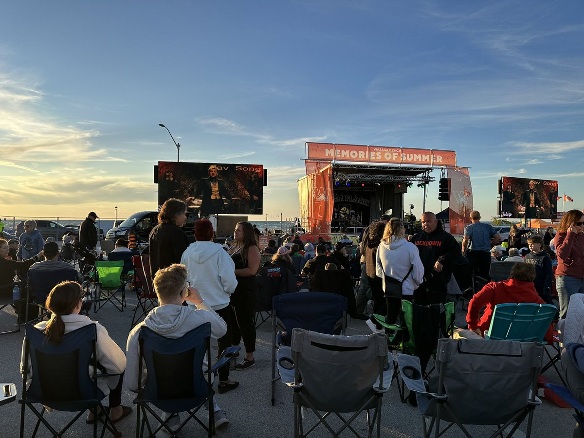 Yesterday, we hosted our 20th annual Memories of Summer concert at Beach Area 1. It was a spectacular evening! Thank you to the thousands of people and families who chose to celebrate the last long weekend of summer in #WasagaBeach! Follow us to see more Memories of Summer📸