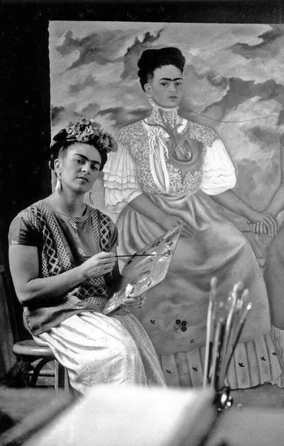 they call me Pencils (@cindysinor) on Twitter photo Frida Kahlo
A thread of my colored pencil portraits of her on stones. 🧵 Frida Kahlo
A thread of my colored pencil portraits of her on stones. 🧵