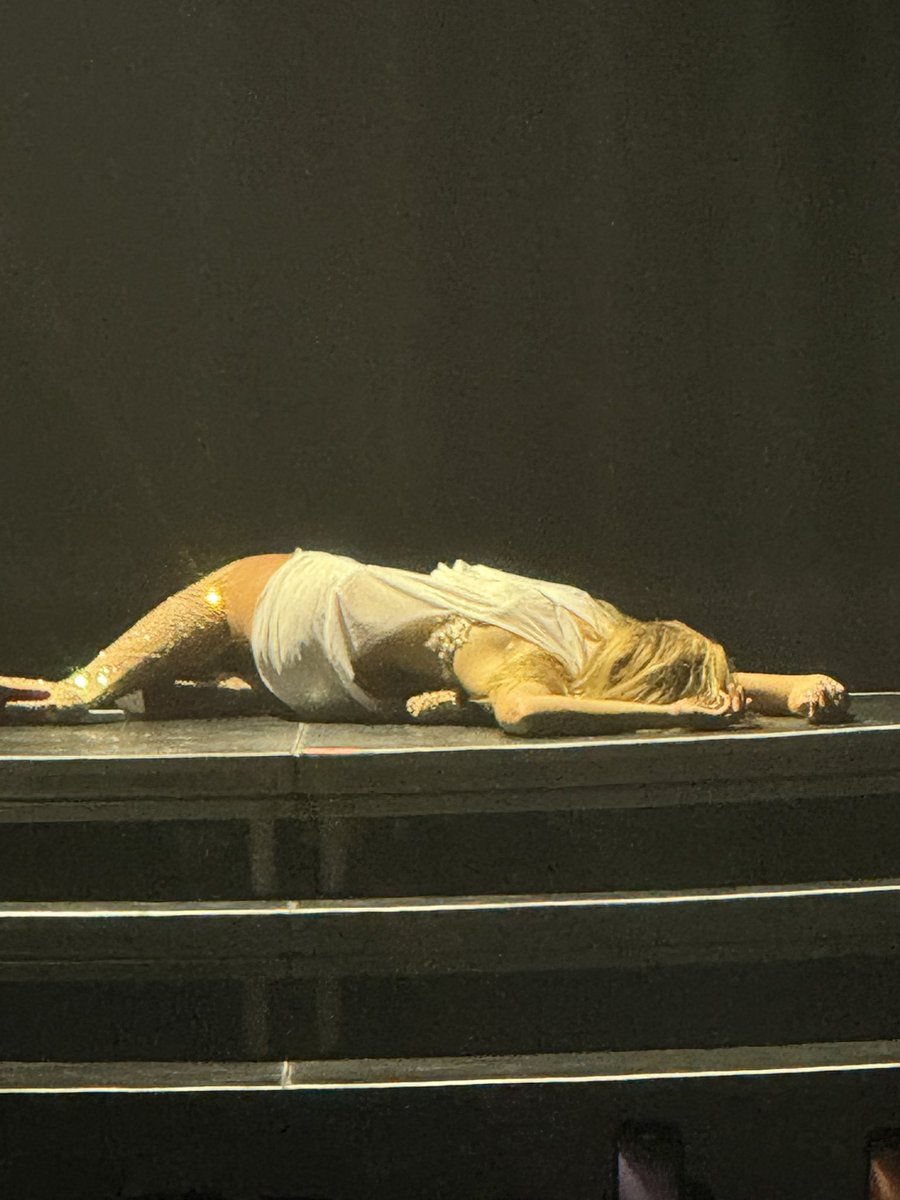 lola (lou) tweet media