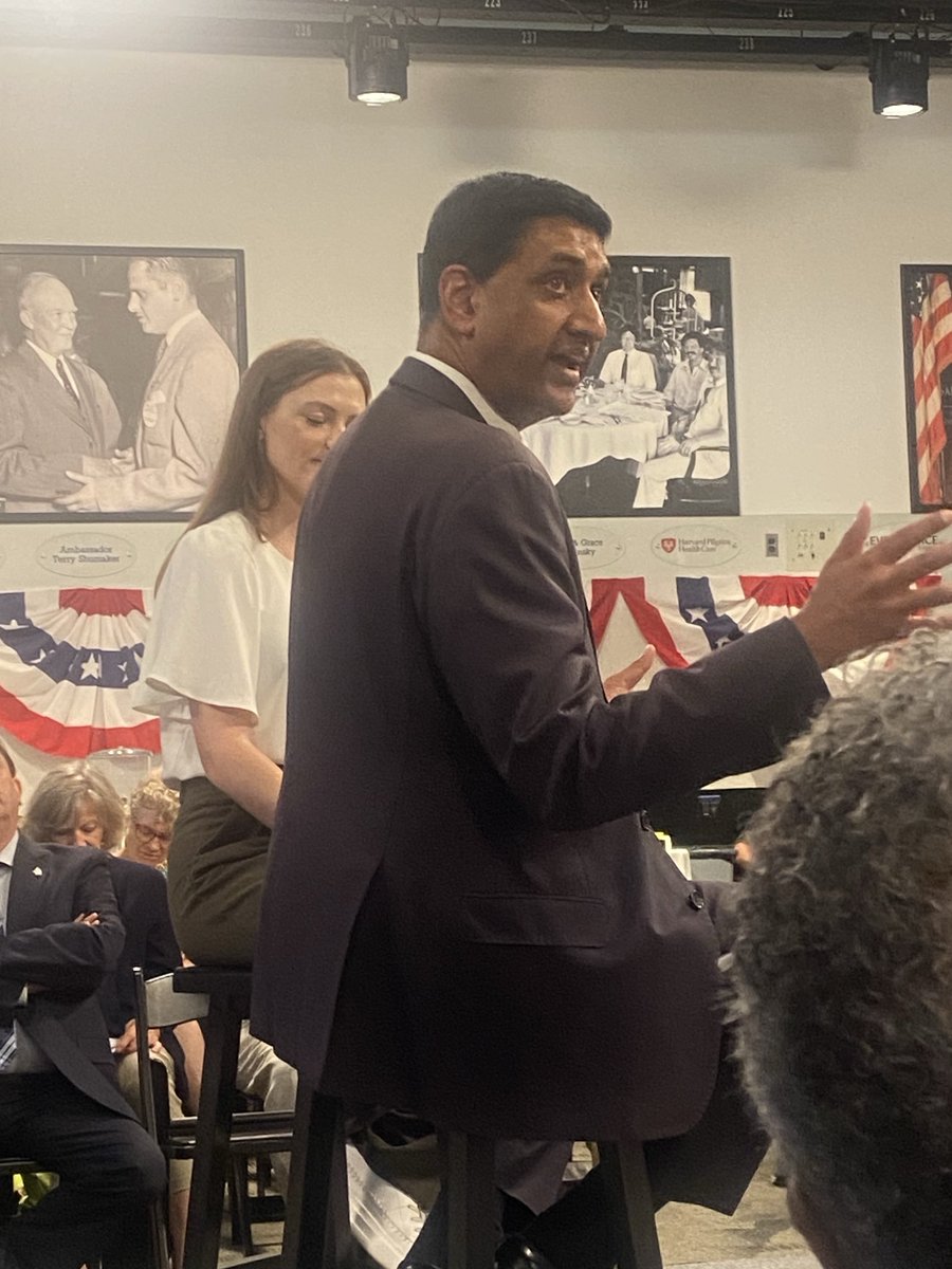 Thank you Congressman ⁦<a href="/RoKhanna/">Ro Khanna</a>⁩ and Politico’s ⁦<a href="/kellygarrity3/">Kelly Garrity</a>⁩ for an outstanding inaugural “Stand Up NH” town hall meeting today at ⁦<a href="/nhiop/">NHIOP</a>⁩. NH citizens doing what we do best, engaging leaders.  #fitn #nhpolitics