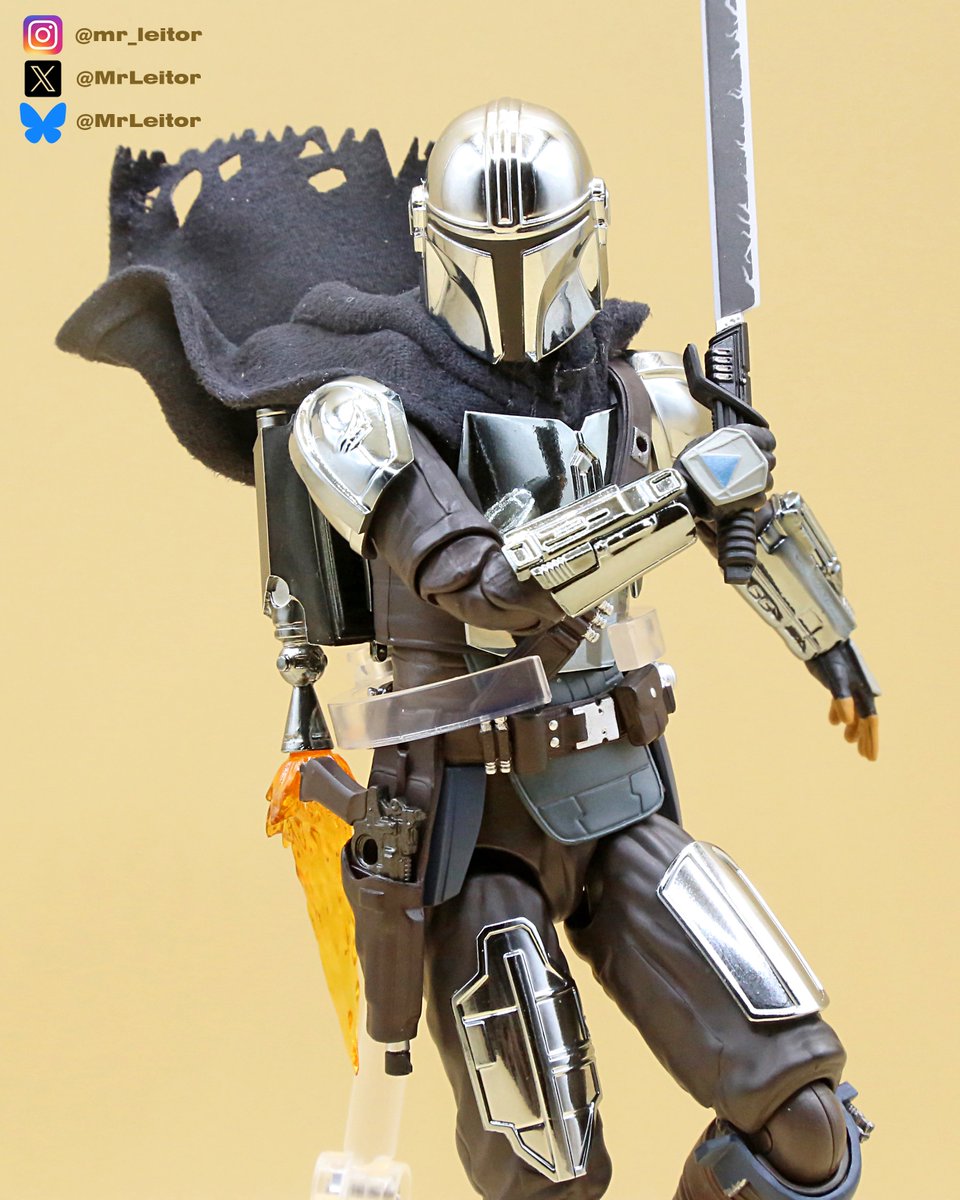 📸FOTO REVIEW📸
Mafex The Mandalorian Chrome Version.

Os dejamos algunas fotillos de esta figura "exclusiva" para la Star Wars Celebration de Japón de este 2025.

Un cromado impactante.
#StarWars #Medicom #Mafex #TheMandalorian #FotoReview