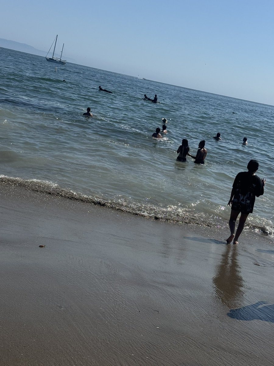 ccarrillo1983's tweet photo. Celebrating my Irish Twins Birthday’s in Capitola #birthdaygirls #Capitola #BeachLife https://t.co/xsN5AhCkTd