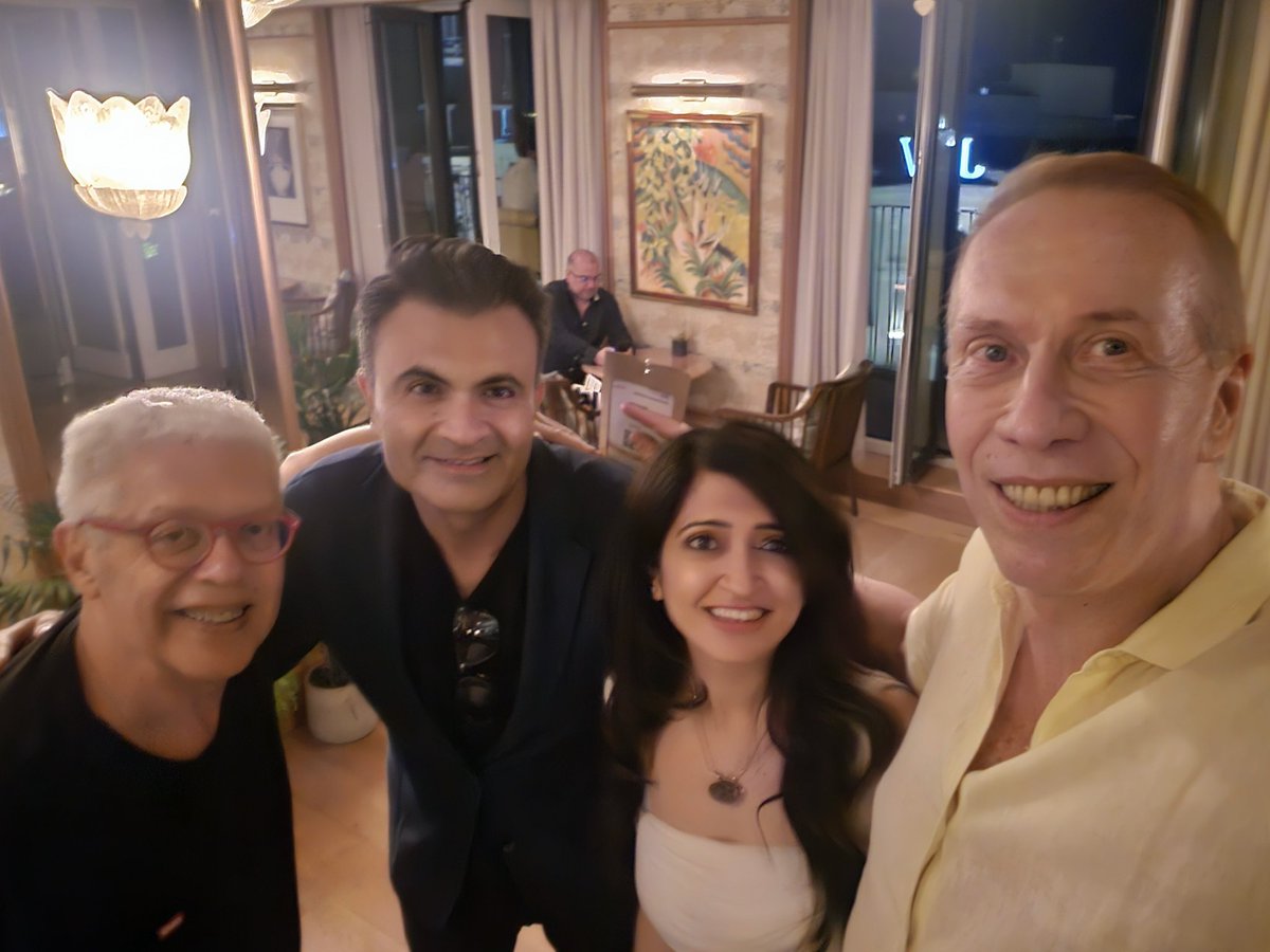 Sergio Kaiser MD, PhD, FACC, FESC ๐ง๐ท๐ฎ๐ฑ๐ท๐ด๐บ๐ฆ (@pabeda1) on Twitter photo One of the mostly awaited moments of  every congress: <a href="/DrMarthaGulati/">Dr. Martha Gulati โฅ๏ธ๐ซโค๏ธโ๐ฉน๐จ๐ฆ</a> 's tweetup (No X-up, please). <a href="/Hragy/">Hany Ragy</a> <a href="/purviparwani/">Dr. Purvi Parwani</a> <a href="/mmamas1973/">Mamas A. Mamas</a> <a href="/JamalRanaMD/">Jamal Rana, MD</a> <a href="/RonBlankstein/">Ron Blankstein</a> #ESCCongress2025 One of the mostly awaited moments of  every congress: <a href="/DrMarthaGulati/">Dr. Martha Gulati โฅ๏ธ๐ซโค๏ธโ๐ฉน๐จ๐ฆ</a> 's tweetup (No X-up, please). <a href="/Hragy/">Hany Ragy</a> <a href="/purviparwani/">Dr. Purvi Parwani</a> <a href="/mmamas1973/">Mamas A. Mamas</a> <a href="/JamalRanaMD/">Jamal Rana, MD</a> <a href="/RonBlankstein/">Ron Blankstein</a> #ESCCongress2025