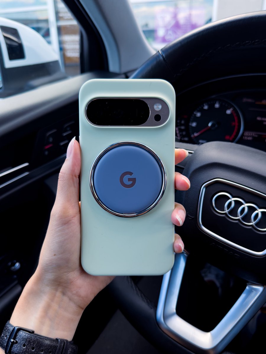 Chanel Tech tweet media