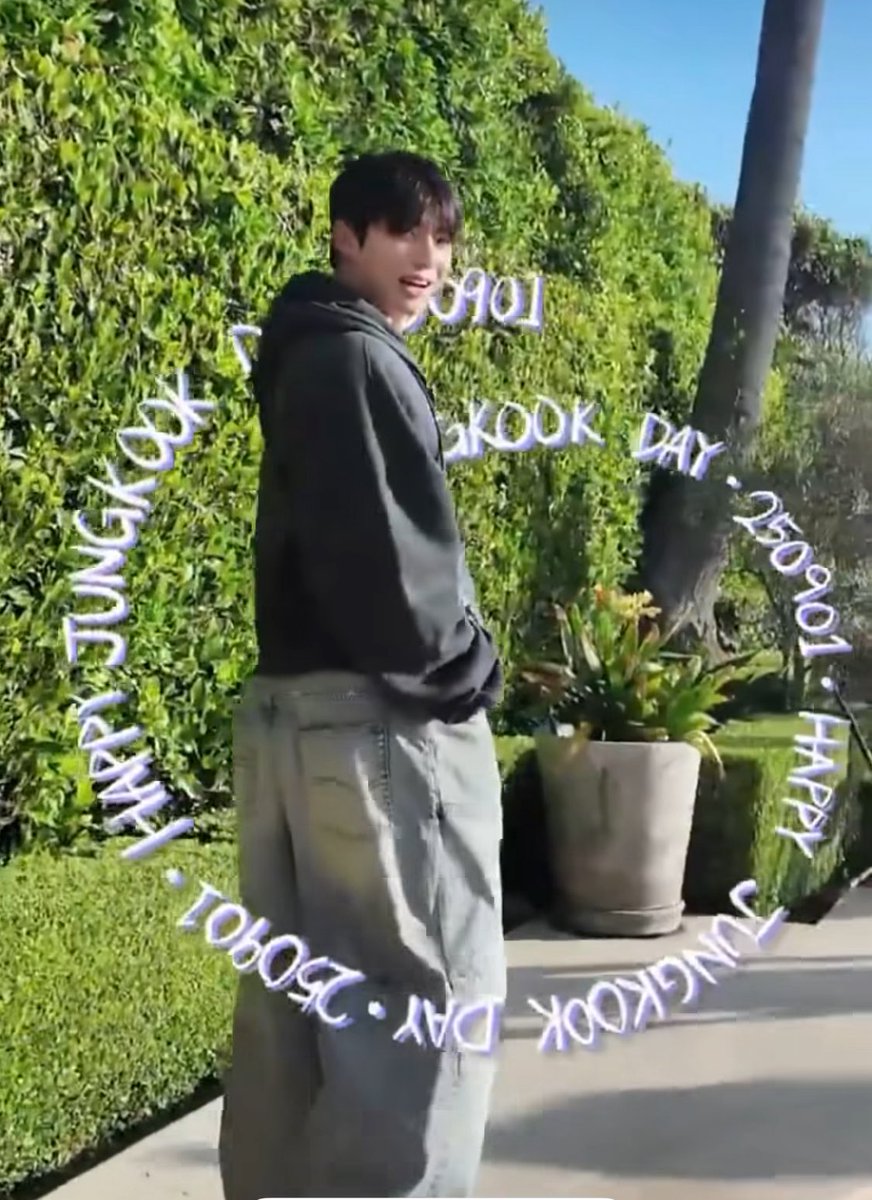 My_Omami's tweet photo. HBDJK🐰💜
#ThereIsMagicInJKDay 
#BillionWishesForJK 
#HigherWithJungkook 
#JKYouAreThatSomebody 
#ForeverGoldenJungkook 
#AlwaysWithJungkook 
#ShineOnUsJungkook 
#IllBeRightThereJK
#ジョングクがいる誕生日の幸福感 https://t.co/MoDqAJzHMo