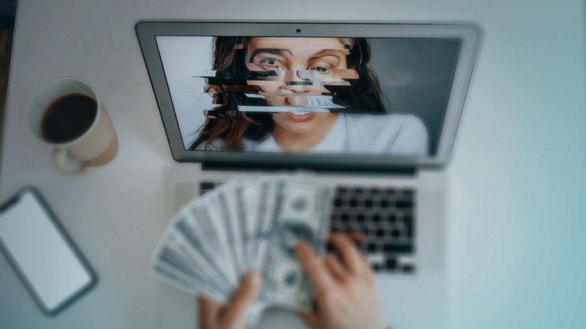 ESTAFAS A INVERSORES CON DEEPFAKE
Se inundan las redes sociales con anuncios falsos, deepfakes y promesas de ganancias. Entérate más en:
csirt.utpl.edu.ec/node/684
#UTPLCuidaTuInformación #CiberSeguridadUTPL #UTPL #Loja #Ecuador