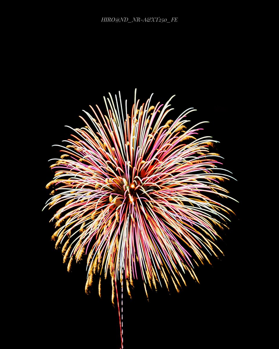 HIRO_JO3WGV's tweet image. 2025.08.15.Fri.🎆 
#花火撮影 🎇📷✨ 
#fireworkphotography 
#fireworksphotography 
#firework #fireworks #花火 
#omsystemom1 #om1markii 📷 
#mzuiko40150pro #om写真投稿 📸 
#単焦点レンズの世界 #om花火写真  instagram.com/p/DOC8lP6kUUg/…