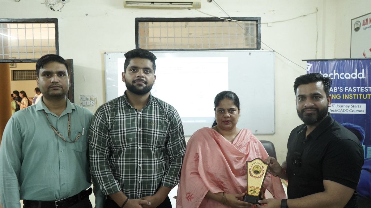 Techcadd_comp's tweet image. An inspiring day at A&amp;amp;M College where our Founder Mr. Gourav Sir, delivered a motivational guest lecture and introduced students to the future of technology through our AI dog: chi-chi 🤖 The session not only encouraged students but also gave them practical insights✨🚀 #x