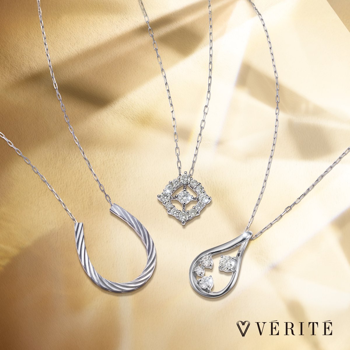 JewelryVERITE's tweet photo. 2025.8.15（金）より、VÉRITÉ New jewelry collection 2025発売開始！

→詳しくはこちらから
https://t.co/OH9OXd4ZUV https://t.co/kewYOLvitb