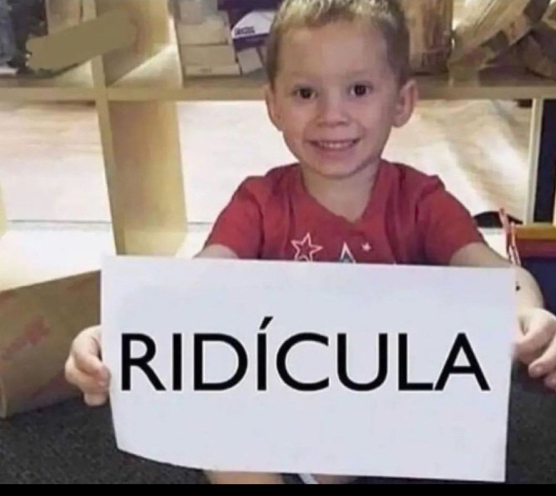 Oscar2704691101's tweet photo. #SurvivorMéxico

Esmeralda, como se te ocurre presumir un trofeo de papel que te regalarón por "alguna agenda de cuota de género" y no por ser la mejor, porque te recuerdo que perdiste los 3 duelos contra Rasta en la final de esa temporada.

#FinalSurvivorMéxico https://t.co/RgRiOoUc8e