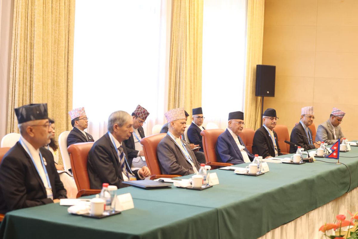 kpsharmaoli's tweet image. Had a cordial meeting with H.E. Dr. Thongloun Sisoulith, President of Laos, on the sidelines of the SCO Summit in Tianjin. We exchanged views on cooperation in culture, agriculture &amp;amp; people-to-people ties, and on advancing the interests of LDCs &amp;amp; LLDCs in global forums.