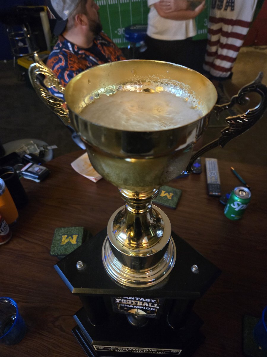 _kippjones's tweet image. @drinkgaragebeer cheers to fantasy football draft weekend!!! #FantasyFootball #DraftWeekend #FantasyBoner #BeerFlavoredBeer