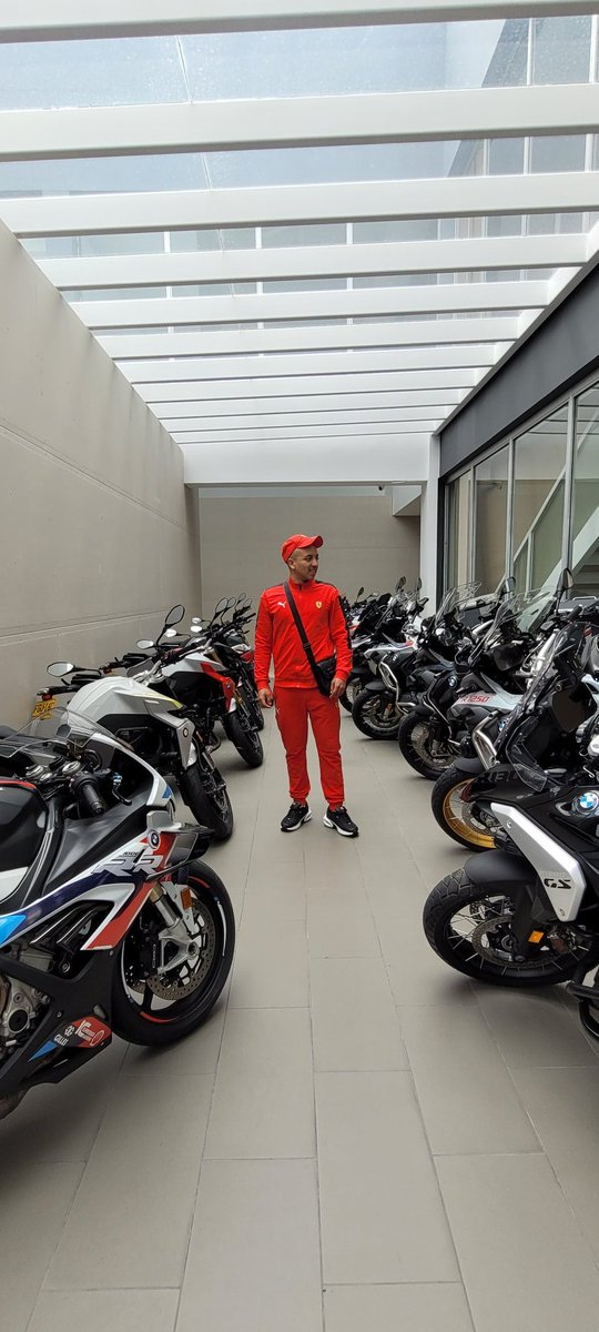 __2twenty2two__'s tweet photo. Algún día Gente
🏍️🤩🏍️
#moto #altocilindraje #bmwmoto #kick #2twenty2two #ferrari #bmwxFerrari #bmws1000rr https://t.co/94RMrUSEqX