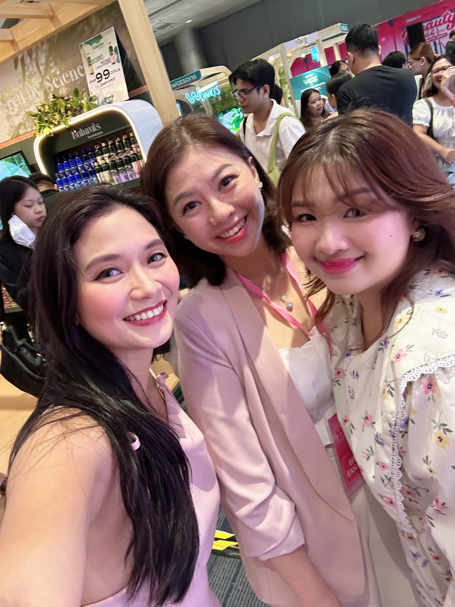 NEXT DESTINATION: BEAUTY 🎀 

Went straight to Day 3 of BeautyCon 2025 from the airport! 🤭 I’m finally home after a little over 2 months of traveling, but of course, I couldn’t let the day pass w/o hoarding from my favorite beauty brands here at SMX Manila! 🩷