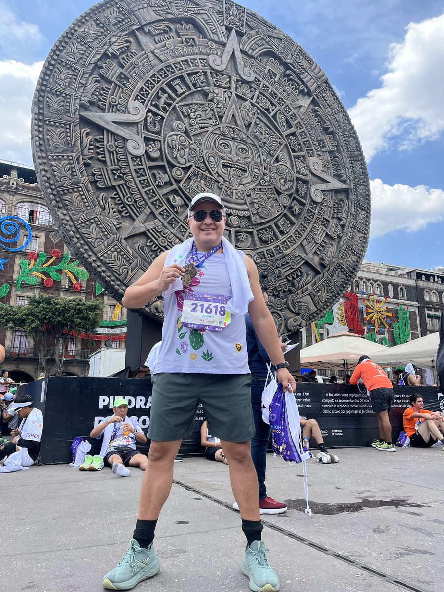iwannucci's tweet photo. Completado maratón de CDMX https://t.co/j3iOtdGVtz