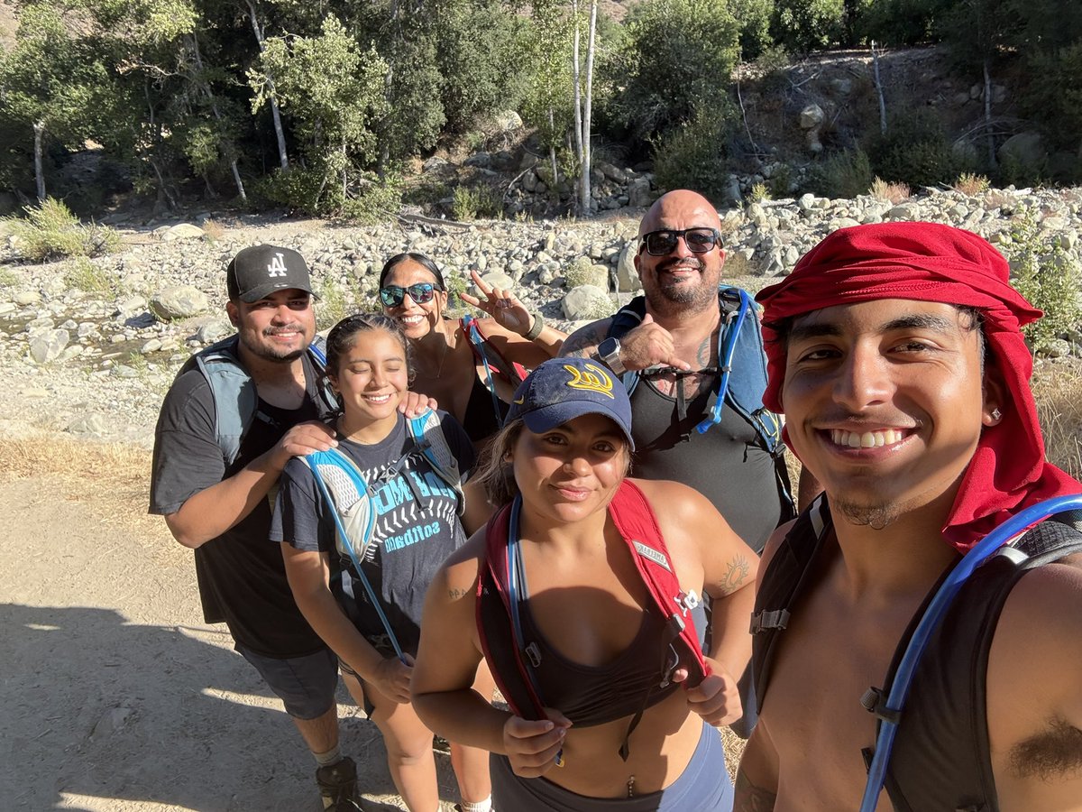 Labor Day weekend tradition going strong! 💪 Another amazing family hike 🥾⛰️in the books. Soaking up nature and good times with my favorite people. #LaborDayWeekend #FamilyTradition #HikingAdventures