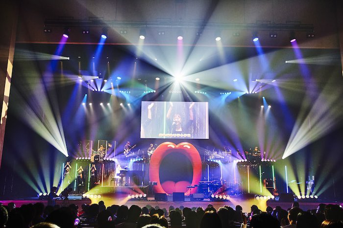 CBRK_RW's tweet photo. 今更ですが💦
#KohmiEXPO2025 行ってきました💋
あっという間の楽しい時間🎤❄️👑
振り返ると…写真は女王との2ショット👸📸だけ💦
デモデモ楽しい思い出がいっぱいの極上LIVEでした💝お会い出来た皆様ありがとうございました👑💓
#広瀬香美 #komity👑
#EXPO後回遊してた🐬 https://t.co/241LTT4J1L