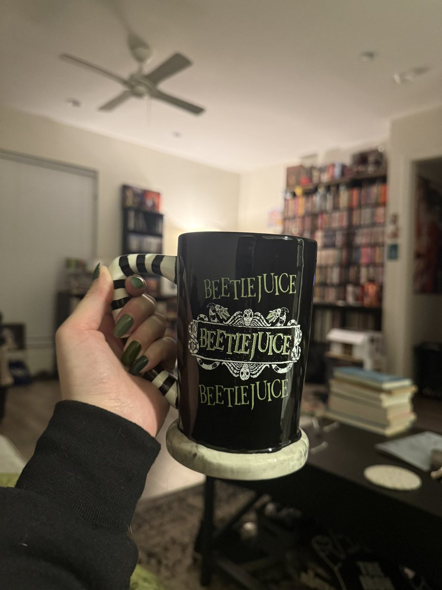 minnow311's tweet photo. #obsessed #newmug https://t.co/6Er2d8WbLV