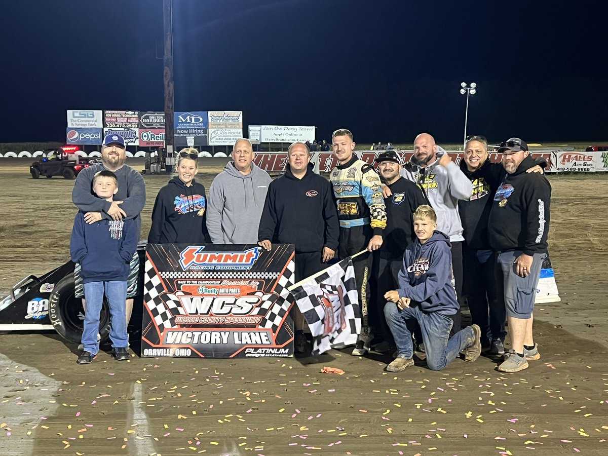 Nate Young picks up the A Main win in tonight’s Flynn’s Tire &amp; Auto Service UMP Modifieds!!