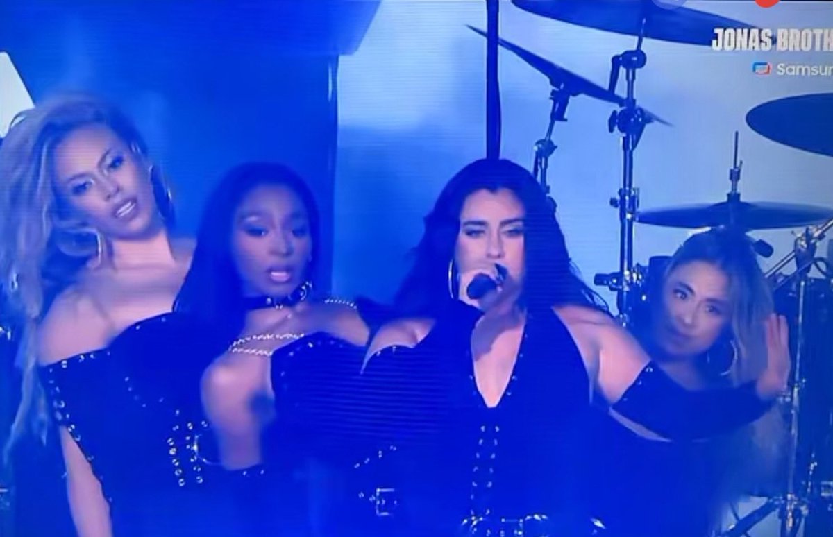 _otfive_'s tweet image. FIFTH HARMONY EU TE AMO!!!!😭😭😭