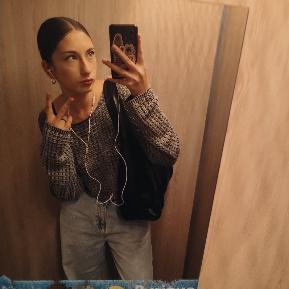 deyjtl's tweet photo. камбекнуся сказати що я тепер студентка, і я працюю, а і да, з'їхала від батьків https://t.co/oAGHVACeED