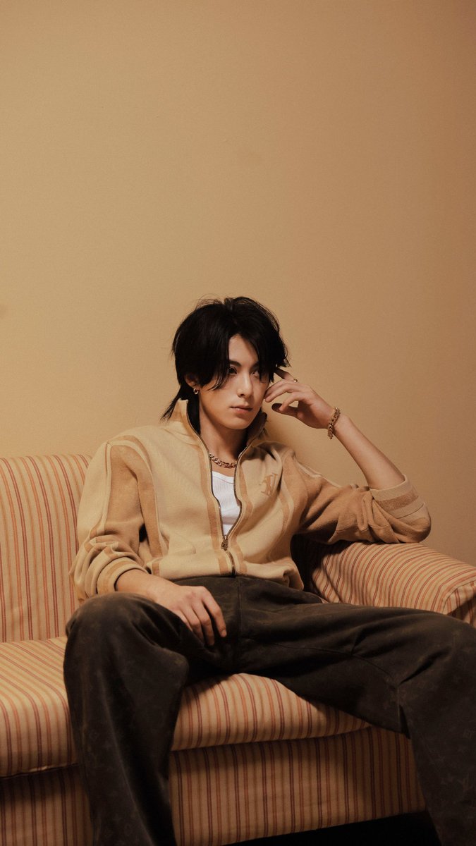 zhilan_md's tweet photo. My Good Boy, WangHedi! 💜💜💜
#DylanWang #WangHedi #王鹤棣 #หวังเฮ่อตี้ #ElleChina80yearsxDylanWang https://t.co/4u6eEIny4T
