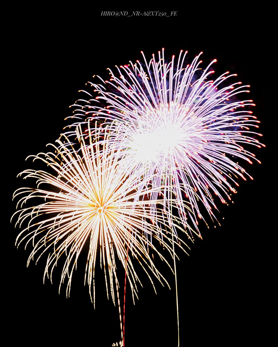 HIRO_JO3WGV's tweet image. 2025.08.15.Fri.🎆 
#花火撮影 🎇📷✨ 
#fireworkphotography 
#fireworksphotography 
#firework #fireworks #花火 
#omsystemom1 #om1markii 📷 
#mzuiko40150pro #om写真投稿 📸 
#単焦点レンズの世界 #om花火写真  instagram.com/p/DOC8lP6kUUg/…