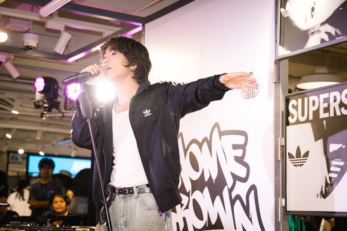 PUN__Official's tweet photo. PUN at Adidas x Foot Locker Homegrown
#PUN #UniversalMusicTH
#adidassuperstar #FootLockerTH
#PunAtFootLocker https://t.co/PrCu7rEOvQ