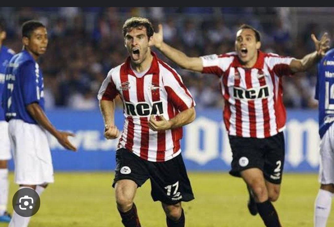 Paginaheroica's tweet image. Nunca vá para o Mineirão esperando a Festa. 
Vá para buscar a classificação. 
Nunca se esqueça desse dia sombrio em nossas vidas. 
Dia 11 é guerra.