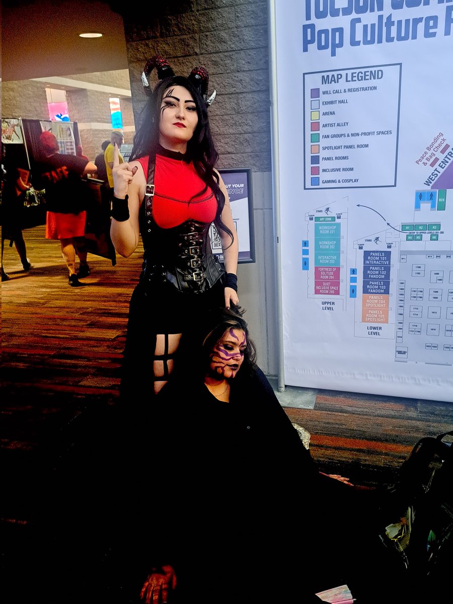 PaxValkyria's tweet photo. Tucson Comic Con 2025 was the best! So many wrestling fans out there! I've lost count of how many times I took a picture with people! So many amazing cosplays! I'll see you guys next year! I will be participating in the contest again! #tucsoncomiccon @Steph_Vaquer @_SgtSlaughter https://t.co/7vOVMd4CIL