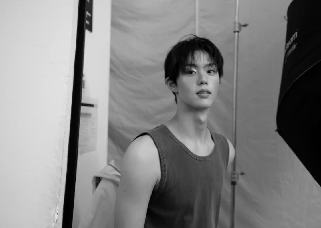 moondanao's tweet photo. 너무 잘생겨서 나도 모르게 계정 만들어버림
#김단 https://t.co/M7Uv8CcGS2
