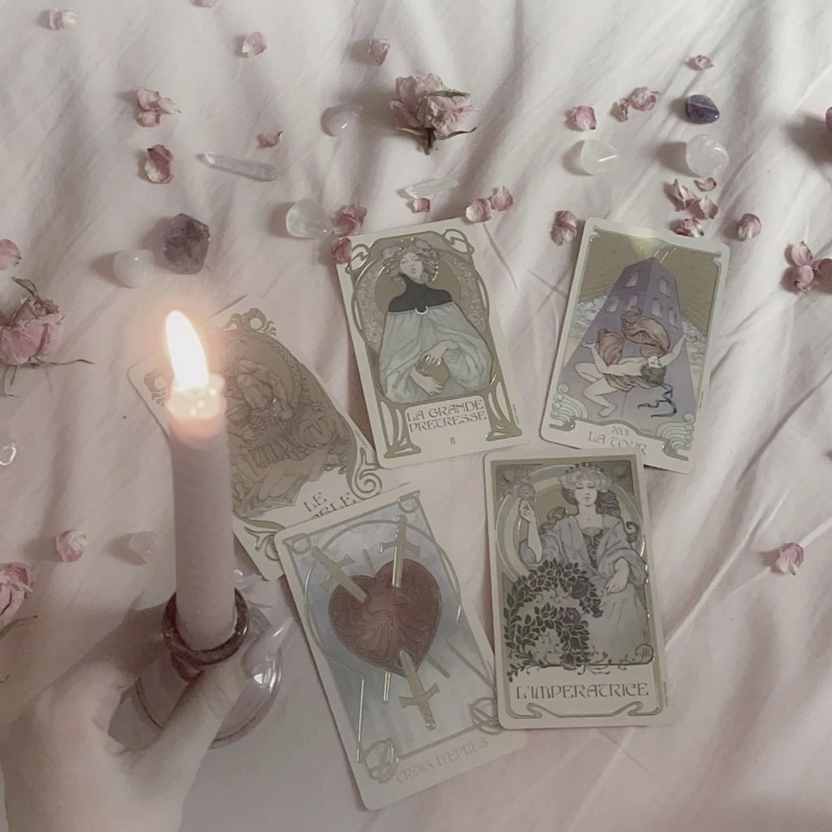 szyy777's tweet image. free card 🧁

regrinhas: esteja me seguindo, republique e curta essa publicação.

🍥🎂 comente a pergunta com seus pronomes e como você se chama (apelido também serve) não preciso de dados pessoais para não expor em público.

Pergunta objetiva + 2 oráculos de conselho traduzido