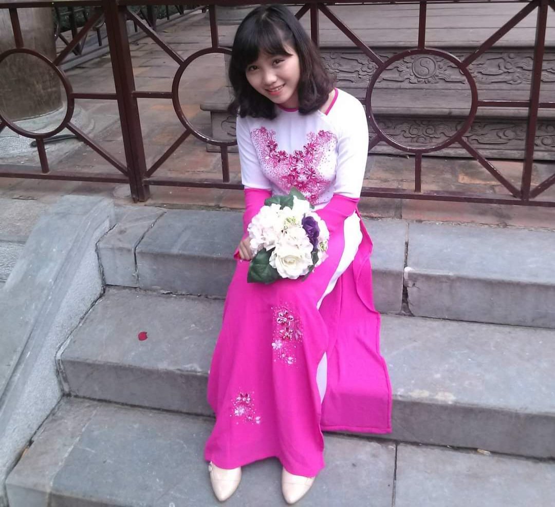 Một nụ cười = một nút thả tim. 

Thử đi, bạn sẽ bất ngờ đấy!

BÀI TẬP LỚP VIỆT VĂN TUẦN 05

Đề 03: Khi vay khi mượn, thấy tấm lòng người. Khi trả khi đòi, thấu nhân phẩm.

—----------------------------

Mộc Ni, một cô gái mơ mộng và nhiệt huyết, nổi