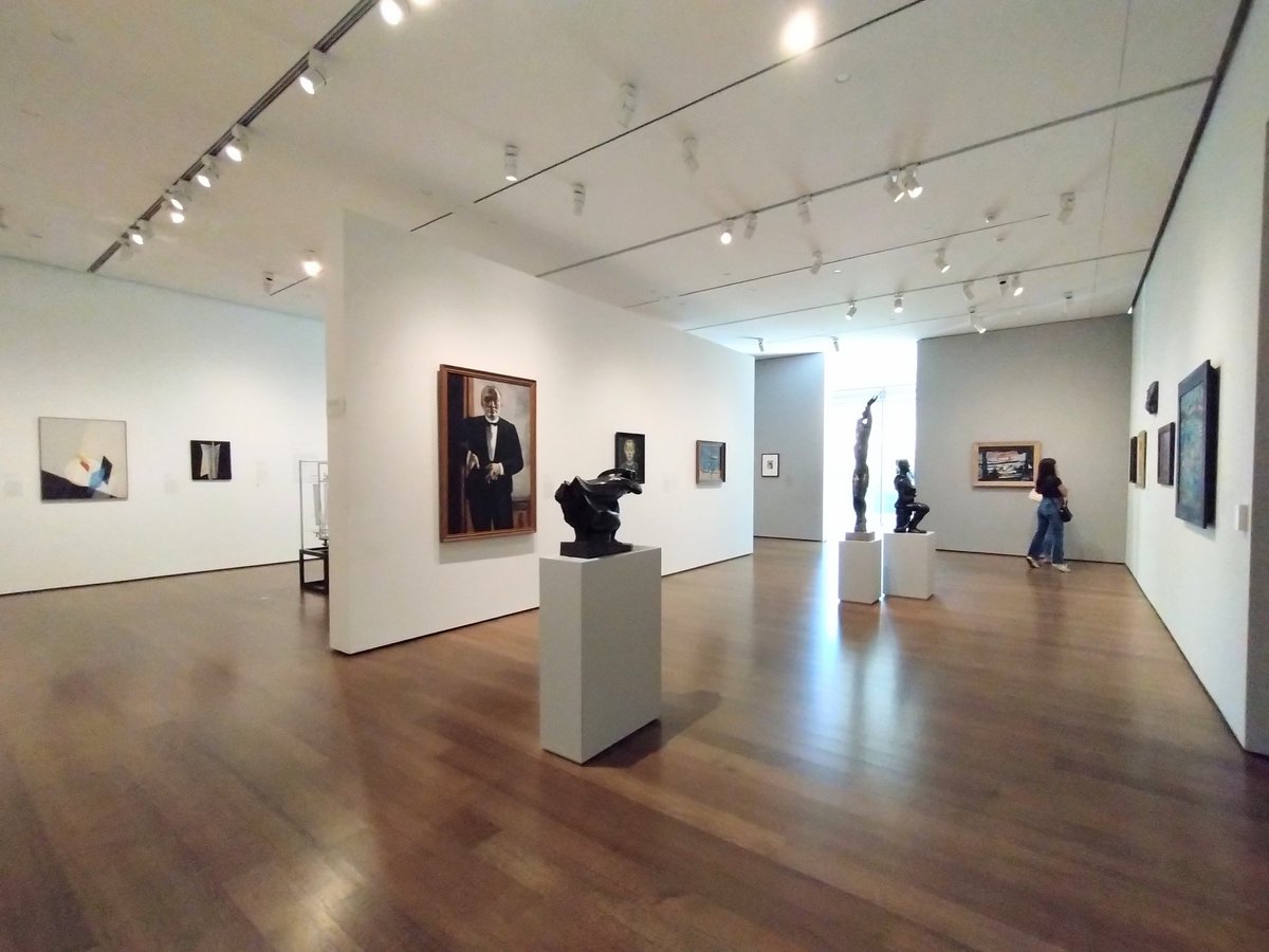 CbearMini's tweet image. 今日はふらっと美術館へ。
時間を忘れて見入ってしまった。言葉がいらない作品って、心に残る。最近心を動かされたアートは何ですか？
Wandered into an art museum today and completely lost track of time. Some pieces don’t need words—they just stay with you. What’s an artwork that inspired…