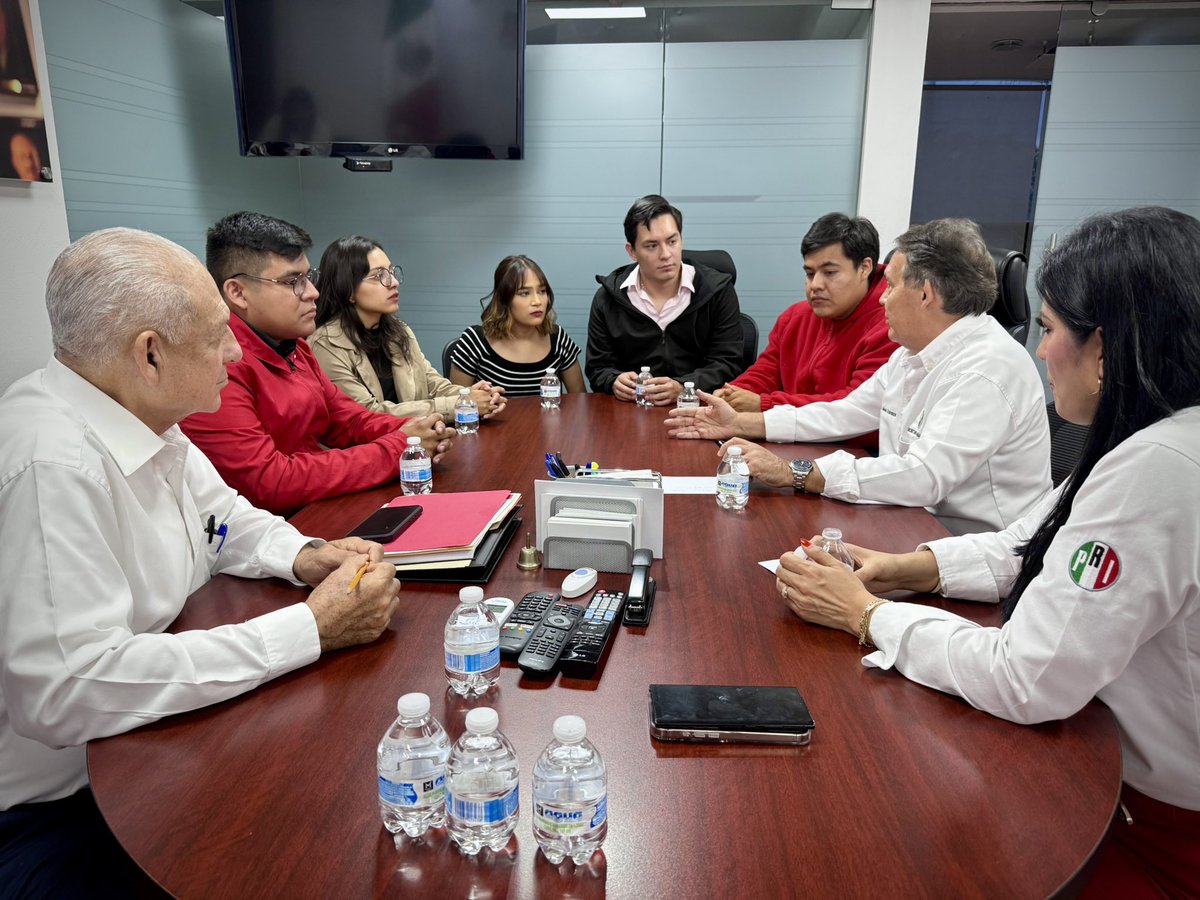 Jorge Meade Ocaranza (@jorge_meade) on Twitter photo Desde Movimiento <a href="/PRIMX_Puebla/">Movimiento PRI.mx Puebla</a> trabajan a favor del partido con lealtad y unidad.
En compañía del presidente del <a href="/PRIdePUEBLA/">CDE PRI Puebla</a> <a href="/JuanJos5286081/">Juan Jose Castro</a> y la secretaria <a href="/DelfinaPozosV/">Delfina Pozos</a> nos reunimos con el dirigente estatal <a href="/juanc__quiroz/">Juan Ca</a> y su comité donde reafirmamos todo el apoyo para los Desde Movimiento <a href="/PRIMX_Puebla/">Movimiento PRI.mx Puebla</a> trabajan a favor del partido con lealtad y unidad.
En compañía del presidente del <a href="/PRIdePUEBLA/">CDE PRI Puebla</a> <a href="/JuanJos5286081/">Juan Jose Castro</a> y la secretaria <a href="/DelfinaPozosV/">Delfina Pozos</a> nos reunimos con el dirigente estatal <a href="/juanc__quiroz/">Juan Ca</a> y su comité donde reafirmamos todo el apoyo para los