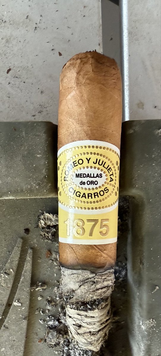 101HexborneDiv's tweet photo. #Cigartime https://t.co/lsWAAzI1YC